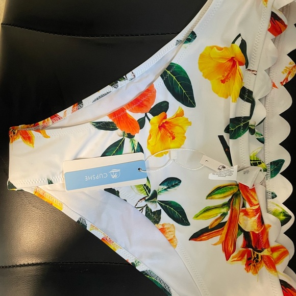 Teal and floral scalloped bikini from Cupshe - Picture 7 of 8